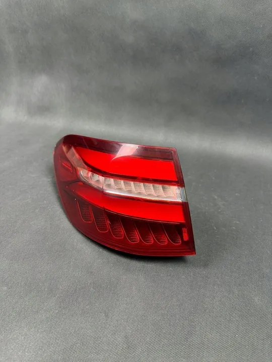 Linker achterlicht Mercedes GLC X253 C253 A2539060900 image 2