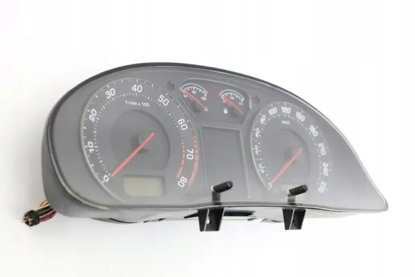 Tacho Skoda Superb I OEM 3U0920810C Gebraucht image 6