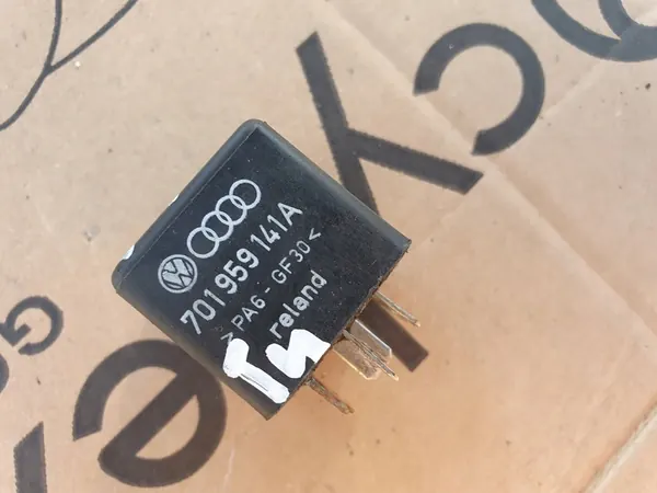 Relä 114 VAG 701959141A Vw Transporter T4 Caravelle image 3