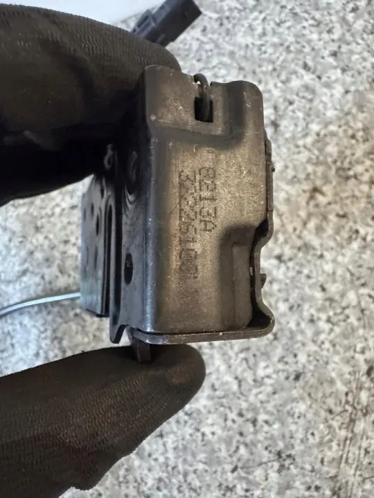 Linker Motorkapslot OEM ZAMEK MASKI LEWY VOLVO XC60 II 2017- image 6