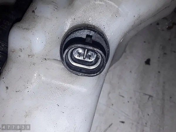 Réservoir de lave-glace Saab 9-5 2011 image 5