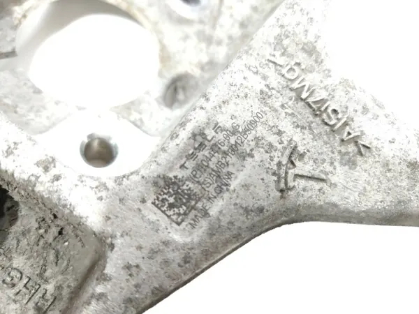 Tesla Model 3 Bakaxel Höger OEM 1044416-00-G image 6