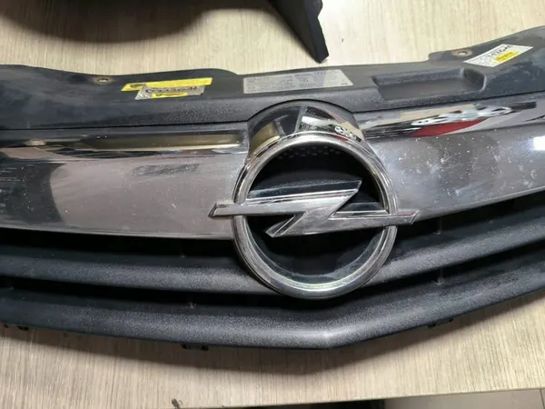 Front Grill Opel Astra H GTC Coupe Cabrio OEM 13241968 image 2