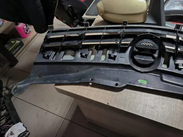 Front Grill Opel Astra H GTC Coupe Cabrio OEM 13241968 image 4