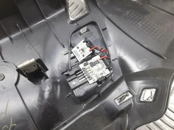 Chevrolet Corvette OEM 22936954 Plafonnier Avant image 6
