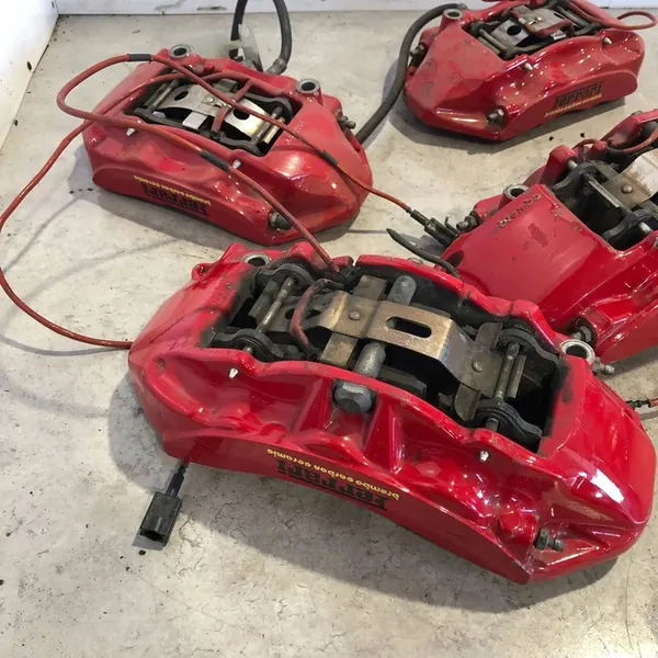 Conjunto de discos e pinças de freio Ferrari California F149 image 3