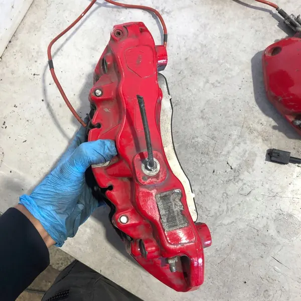 Conjunto de discos e pinças de freio Ferrari California F149 image 5