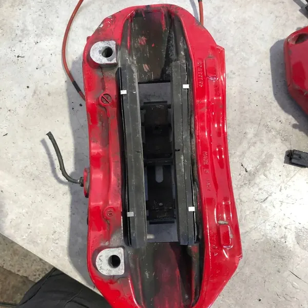 Conjunto de discos e pinças de freio Ferrari California F149 image 6