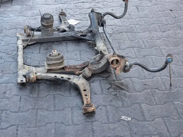 Subchassi Dianteiro BMW OEM - Usado para 520D F10/F11 image 4