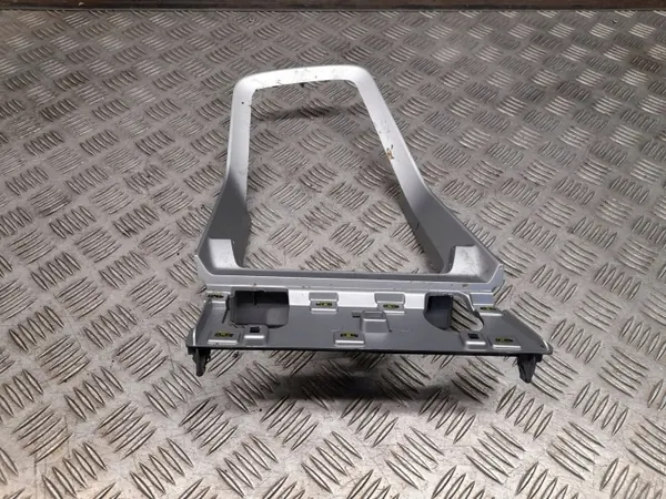 Audi Q3 F3 2021 Framväxelspaksram fram OEM 83B864260 image 2
