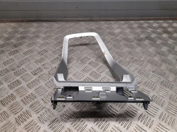 Audi Q3 F3 2021 Framväxelspaksram fram OEM 83B864260 image 5