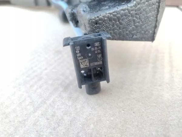 OEM A1778853705 Viga Para-choques Dianteira com Proteção image 9