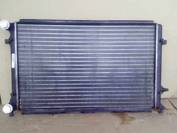 OEM 1K0121251P Vesijäähdytin VW Golf V Audi A3 image 2