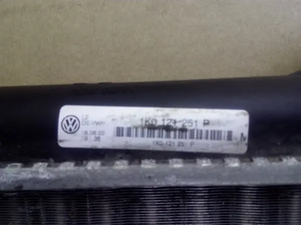 OEM 1K0121251P Vesijäähdytin VW Golf V Audi A3 image 3