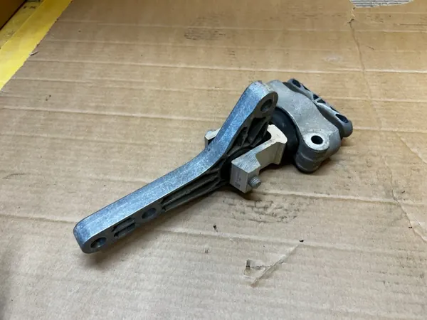 Växellådsfäste Ford Kuga MK3 OEM PZ11-6P093-LB image 2