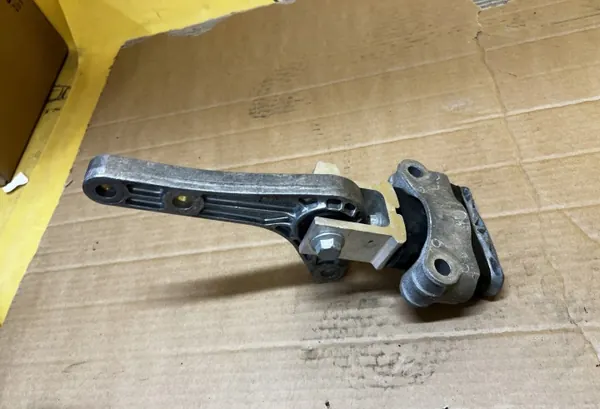 Växellådsfäste Ford Kuga MK3 OEM PZ11-6P093-LB image 3