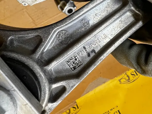 Växellådsfäste Ford Kuga MK3 OEM PZ11-6P093-LB image 4