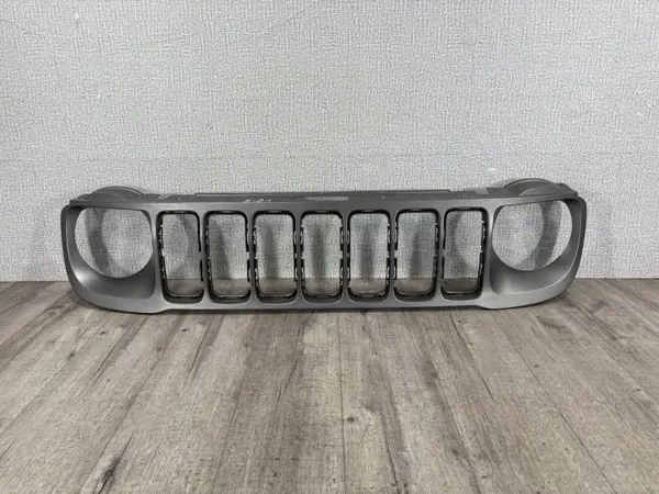 Jeep Renegade Lift framgrill OEM 52088680 image 2