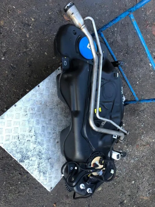 Polttoainesäiliö Ford OEM LX61-9P860-CC Kuga III:lle image 2