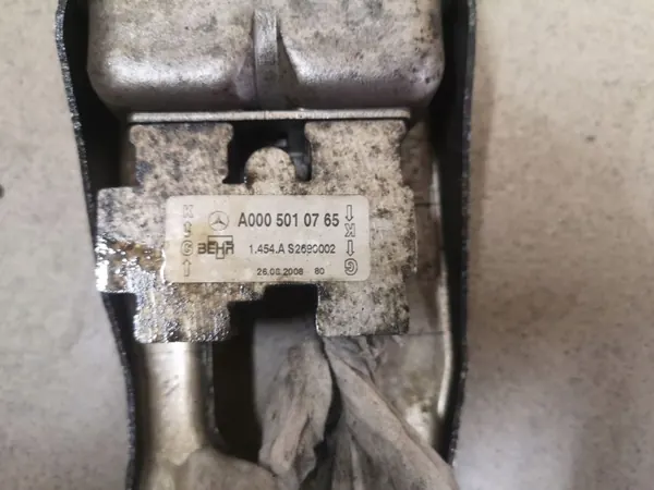 Refroidisseur d'huile boîte OEM A1645008500 image 4