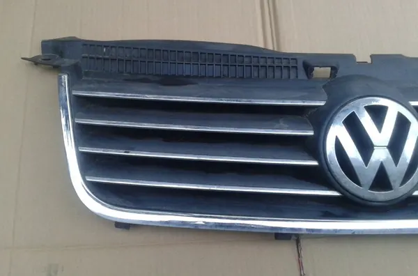 VW Passat B5 FL Grill 2000-2005 3B0853651L image 2