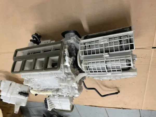 Toyota Camryn lämmitysydin OEM MTR6977 - 2.5 Hybridi image 6