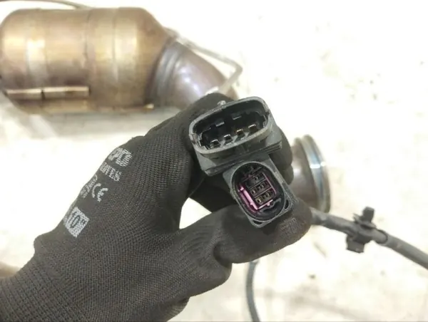 OEM 264165 Gebrauchter Katalysator Maserati Levante image 9
