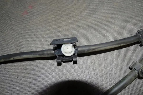 Mercedes OEM A1778600200 Spolarvätskeslang image 3
