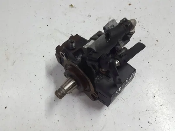 Pompe à injection OEM 03L130755AL pour VW Polo 6R image 2