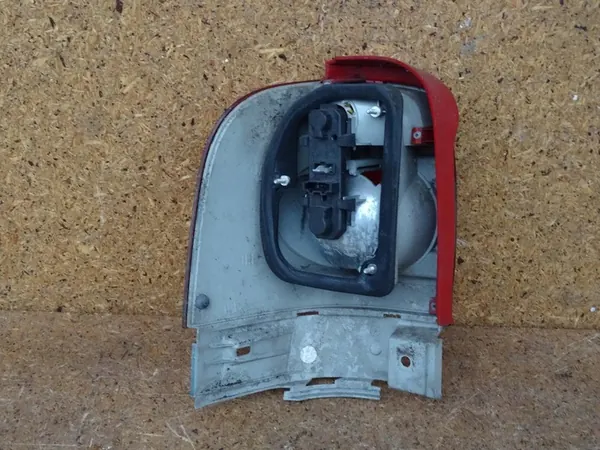 VW Sharan 7M Lift 04-10 Luz Trasera Derecha 7M3945096L image 3