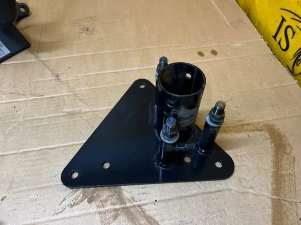 Support roue de secours OEM A4638901644 Mercedes G W463 image 3