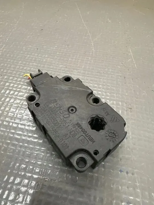 Vannes de chauffage AUDI Q7 (4M) 2017 CZ1139400051 image 1