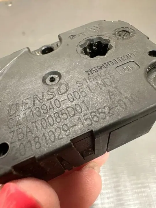 Vannes de chauffage AUDI Q7 (4M) 2017 CZ1139400051 image 2