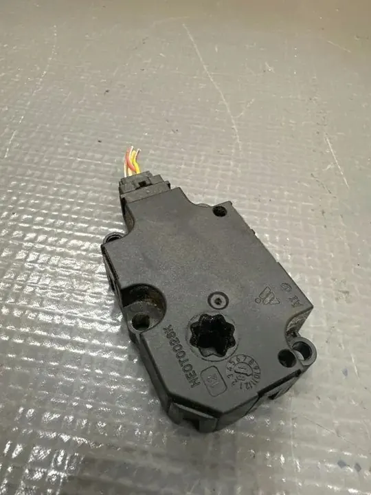 Vannes de chauffage AUDI Q7 (4M) 2017 CZ1139400051 image 3