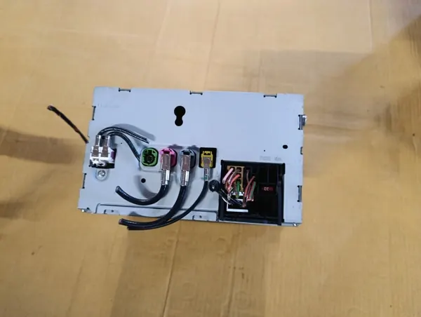 Mercedes W246 B-luokan radio OEM A2469009312 image 4