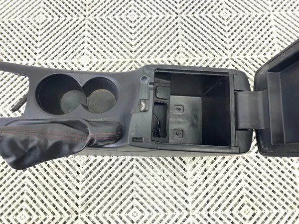 Console central com apoio de braço Mazda 3 BM Hatchback BHN1-64961 image 3