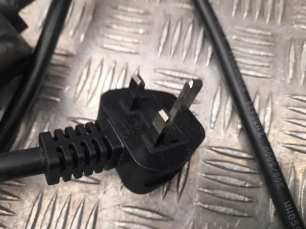 Cable de carga EV Hyundai OEM 91996GI050 - Usado image 4