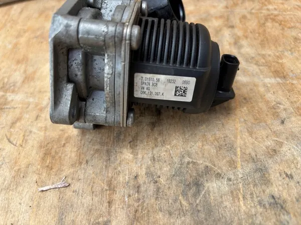 EGR Venttiili Golf Audi TSI 06K131097K image 2