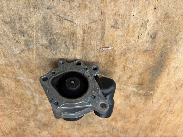 EGR Venttiili Golf Audi TSI 06K131097K image 3