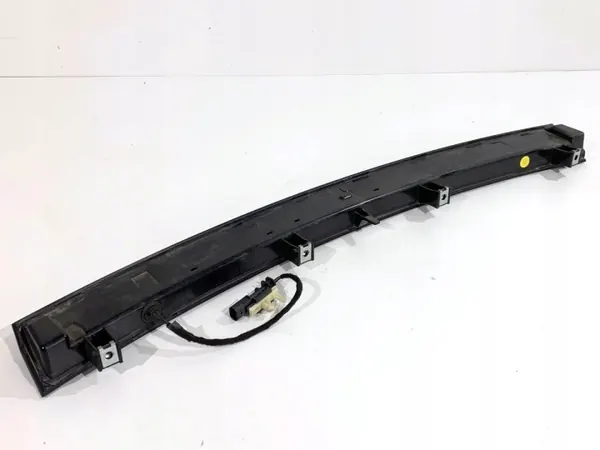 Feu Stop OEM FK7213A613 pour Jaguar F-Pace image 3