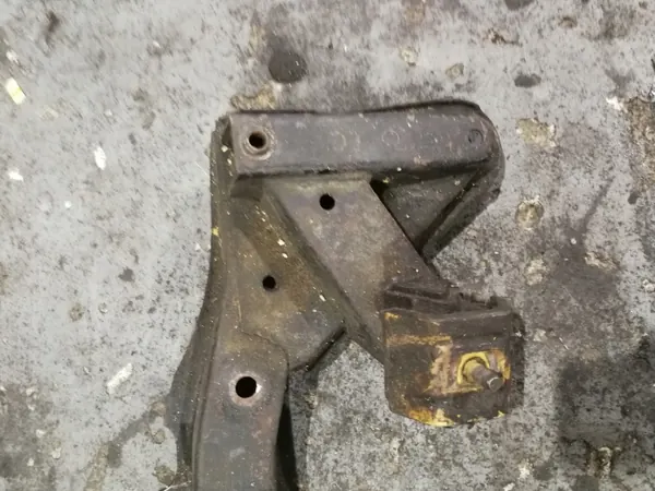 Viga suspensão dianteira OEM para BMW E21 (114) image 3