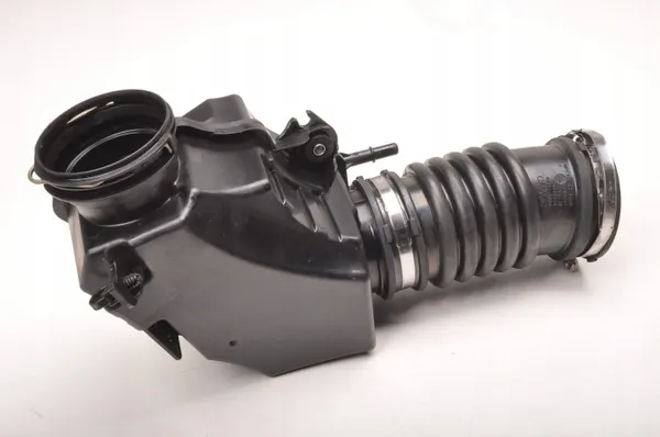 Volvo XC40 B4 ilmanottoletku OEM 32336631 image 3