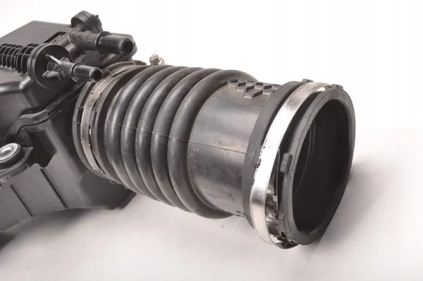Volvo XC40 B4 ilmanottoletku OEM 32336631 image 5