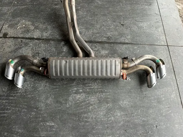 Lamborghini Urus Uitlaatdemper OEM 4ML 253 692 D image 2