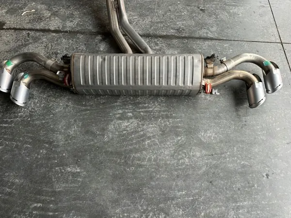 Lamborghini Urus Uitlaatdemper OEM 4ML 253 692 D image 3
