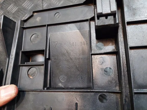 Scheinwerferhalterung Links Vorne OEM 7L5941045 Porsche Cayenne image 5