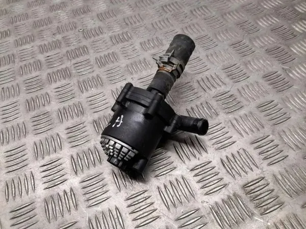 Pompe à eau Tesla OEM 600737308A - Position avant image 6