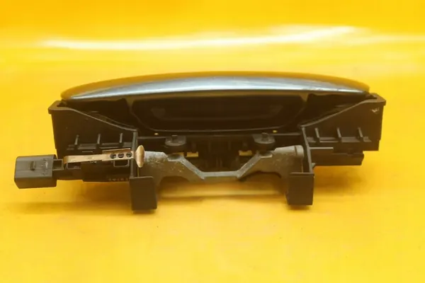 Vasen Takaluukun Kahva Audi A8 D3 8H0959985B image 3