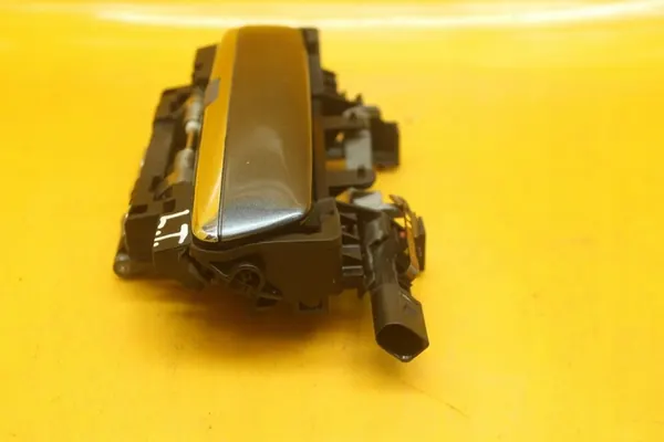 Vasen Takaluukun Kahva Audi A8 D3 8H0959985B image 8