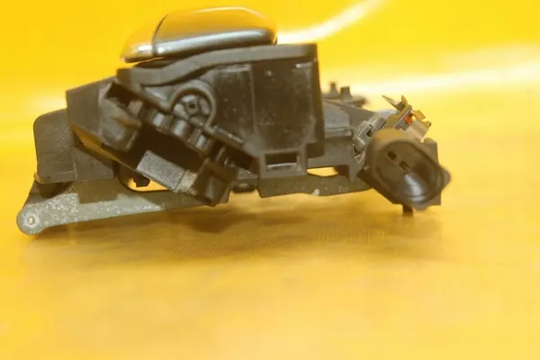 Vasen Takaluukun Kahva Audi A8 D3 8H0959985B image 9